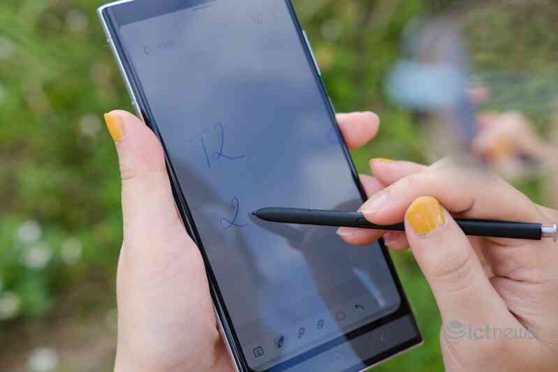 Đánh giá Galaxy S22 Ultra: Chiếc smartphone mạnh nhất của Samsung có gì?