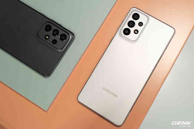 Sau A33, A53, Samsung chính thức lộ diện 'át chủ bài' Galaxy A73 5G với camera nâng cấp mạnh mẽ - Ảnh 2. Sau A33, A53, Samsung chính thức lộ diện 'át chủ bài' Galaxy A73 5G với camera nâng cấp mạnh mẽ - Ảnh 2.