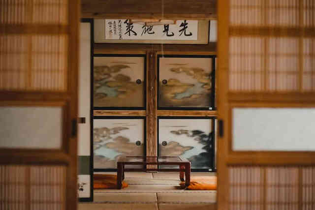 Tại sao người Nhật có thừa khả năng mua giường nhưng họ vẫn ngủ trên sàn nhà? - Ảnh 4. Tại sao người Nhật có thừa khả năng mua giường nhưng họ vẫn ngủ trên sàn nhà? - Ảnh 4.