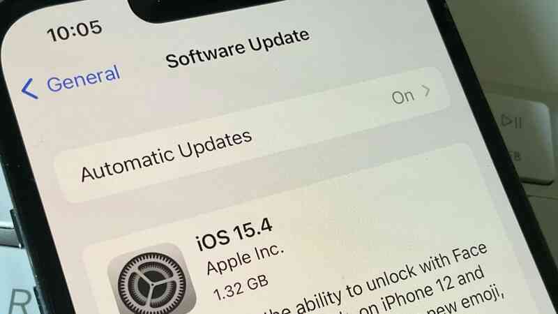 Apple thừa nhận iOS 15.4 làm tụt pin nhanh chóng, đưa ra cách xử lý gây tranh cãi