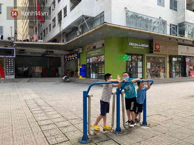 Fan Jujutsu Kaisen ở Hà Nội: Xếp cả hàng dài chờ mua truyện tranh từ 3-4 giờ sáng, có cả học sinh cấp 2 đến người đã đi làm!