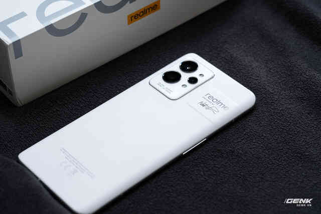 Chi tiết realme GT 2 Pro: Những điều mà chưa smartphone nào làm được - Ảnh 22. Chi tiết realme GT 2 Pro: Những điều mà chưa smartphone nào làm được - Ảnh 22.