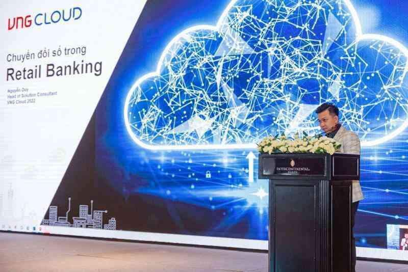 Ngân hàng gấp rút “chạy đua” chuyển đổi số sau dịch