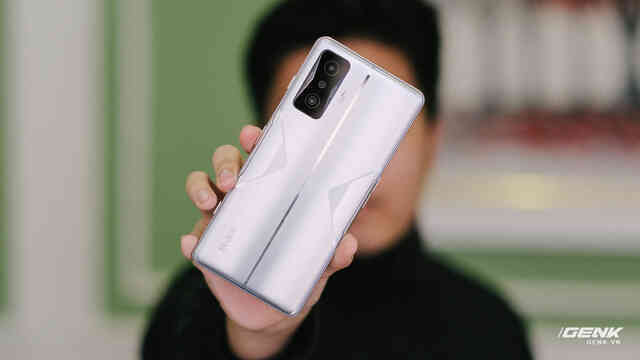 Trên tay Redmi K50 Gaming: Cấu hình Snapdragon 8 Gen 1 khủng, sạc siêu nhanh 120W, giá chỉ 13.5 triệu nhưng vẫn có một nhược điểm "chí mạng" cần khắc phục! - Ảnh 3. Trên tay Redmi K50 Gaming: Cấu hình Snapdragon 8 Gen 1 khủng, sạc siêu nhanh 120W, giá chỉ 13.5 triệu nhưng vẫn có một nhược điểm "chí mạng" cần khắc phục! - Ảnh 3.