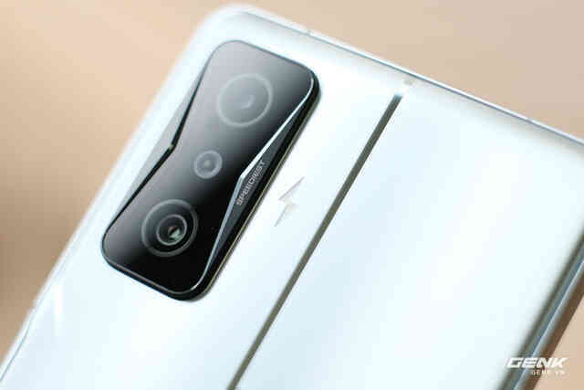 Trên tay Redmi K50 Gaming: Cấu hình Snapdragon 8 Gen 1 khủng, sạc siêu nhanh 120W, giá chỉ 13.5 triệu nhưng vẫn có một nhược điểm "chí mạng" cần khắc phục! - Ảnh 5. Trên tay Redmi K50 Gaming: Cấu hình Snapdragon 8 Gen 1 khủng, sạc siêu nhanh 120W, giá chỉ 13.5 triệu nhưng vẫn có một nhược điểm "chí mạng" cần khắc phục! - Ảnh 5.