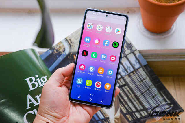 Những điểm ấn tượng đầu tiên trên Galaxy A53 5G: thiết kế màu trendy, là dòng A đầu tiên không đi kèm củ sạc - Ảnh 4. Những điểm ấn tượng đầu tiên trên Galaxy A53 5G: thiết kế màu trendy, là dòng A đầu tiên không đi kèm củ sạc - Ảnh 4.