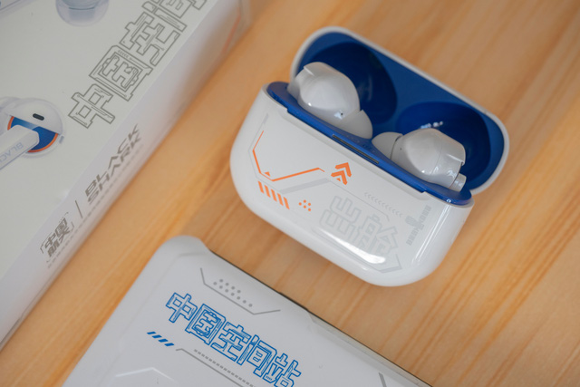 Xiaomi ra mắt tai nghe dành cho game thủ, có chống ồn chủ động, pin 30 giờ, giá 1.4 triệu đồng