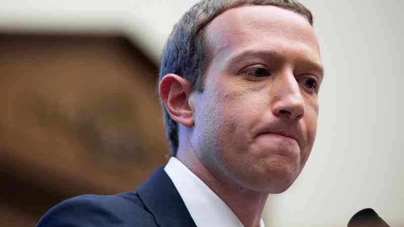 Mark Zuckerberg đang lẩn tránh công chúng