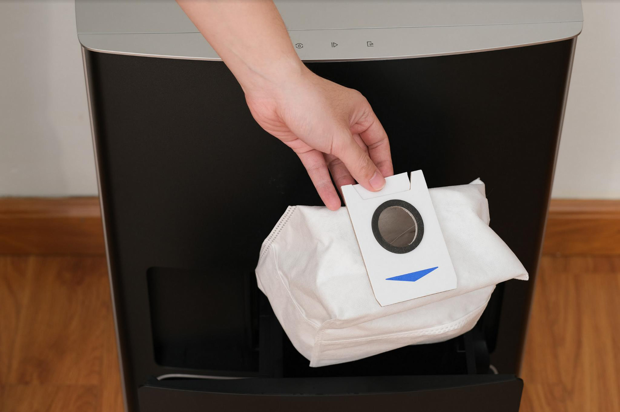 Trải nghiệm Ecovacs Deebot X1 Omni: Hút lau “thần sầu”, tự giặt giẻ và làm sạch bụi siêu tiện lợi, có trợ lý ảo cùng nhiều tính năng thông minh - Ảnh 5.