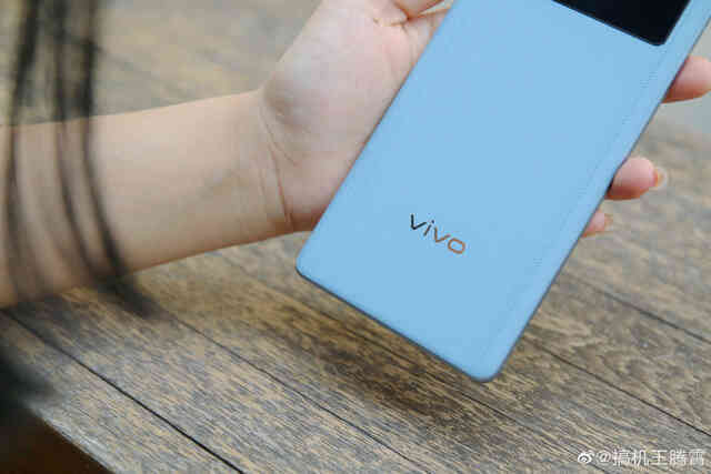 vivo ra mắt phablet màn hình 7 inch, cấu hình flagship, giá từ 21.5 triệu đồng - Ảnh 2. vivo ra mắt phablet màn hình 7 inch, cấu hình flagship, giá từ 21.5 triệu đồng - Ảnh 2.