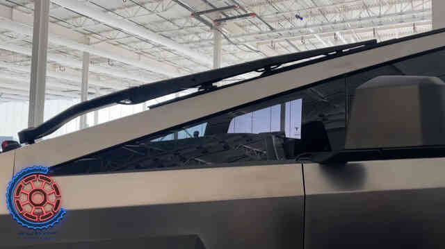 Nhìn từ xa còn có chút ấn tượng chứ soi gần mới thấy mẫu Cybertruck mới của Tesla xấu đến mức nào! - Ảnh 3. Nhìn từ xa còn có chút ấn tượng chứ soi gần mới thấy mẫu Cybertruck mới của Tesla xấu đến mức nào! - Ảnh 3.