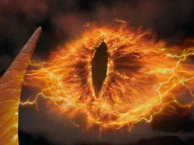 Mark Zuckerberg bị cấp dưới ví von với "Con mắt của Sauron", ác nhân chính trong Chúa Nhẫn