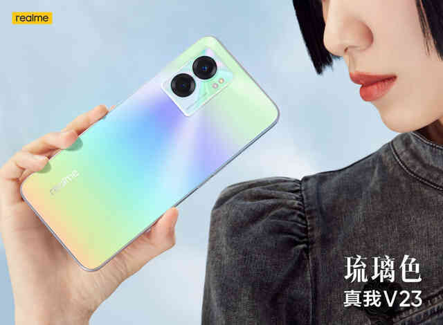 realme V23 ra mắt: Thiết kế viền vuông, Dimensity 820, pin 5000mAh, giá 6.1 triệu