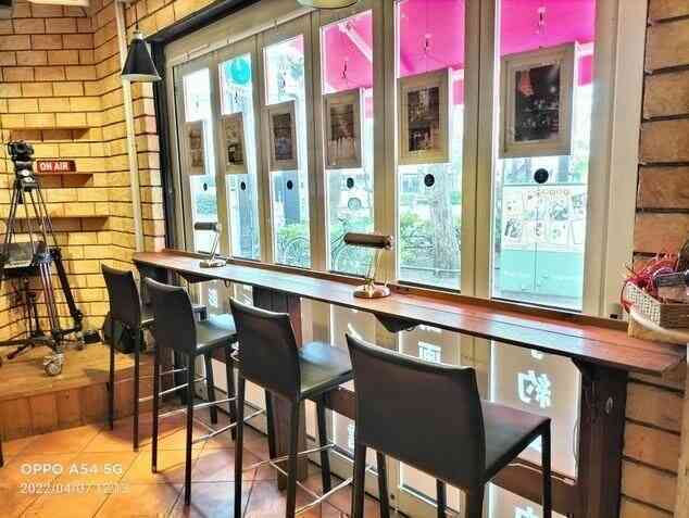 Nhật Bản: Quán cafe chỉ đón tiếp dân viết lách đang bị deadline “dí”, viết không xong đừng hòng ra về - Ảnh 3. Nhật Bản: Quán cafe chỉ đón tiếp dân viết lách đang bị deadline “dí”, viết không xong đừng hòng ra về - Ảnh 3.