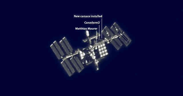 Chụp thành công ảnh phi hành gia đang "spacewalk" ngoài trạm vũ trụ ISS từ... Trái Đất
