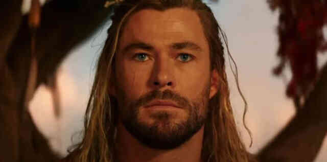 Soi teaser phim mới của Thor: Các vị thần Hy Lạp chính thức đổ bộ vào MCU, nhưng có người đã phải bỏ mạng - Ảnh 2. Soi teaser phim mới của Thor: Các vị thần Hy Lạp chính thức đổ bộ vào MCU, nhưng có người đã phải bỏ mạng - Ảnh 2.