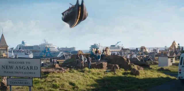 Soi teaser phim mới của Thor: Các vị thần Hy Lạp chính thức đổ bộ vào MCU, nhưng có người đã phải bỏ mạng - Ảnh 10. Soi teaser phim mới của Thor: Các vị thần Hy Lạp chính thức đổ bộ vào MCU, nhưng có người đã phải bỏ mạng - Ảnh 10.