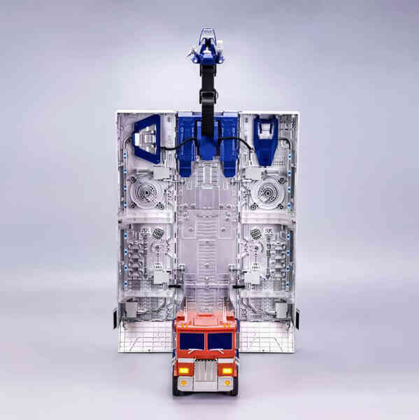 Robot đồ chơi Optimus Prime được nâng cấp thêm xe moóc cực xịn sò, có thể tự động biến hình thông qua vài câu lệnh đơn giản  - Ảnh 5.