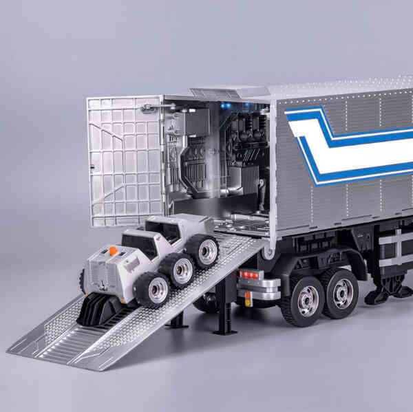 Robot đồ chơi Optimus Prime được nâng cấp thêm xe moóc cực xịn sò, có thể tự động biến hình thông qua vài câu lệnh đơn giản  - Ảnh 7.