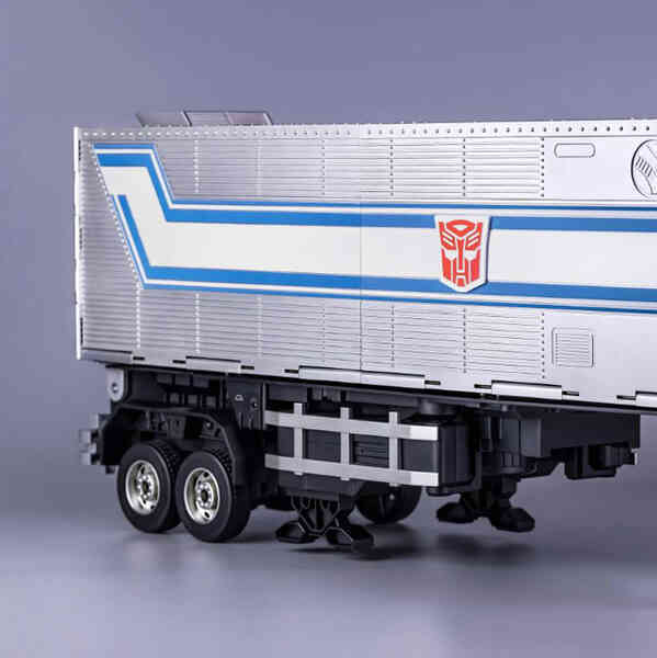 Robot đồ chơi Optimus Prime được nâng cấp thêm xe moóc cực xịn sò, có thể tự động biến hình thông qua vài câu lệnh đơn giản  - Ảnh 8.