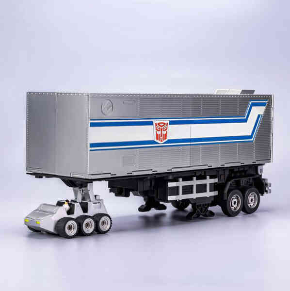 Robot đồ chơi Optimus Prime được nâng cấp thêm xe moóc cực xịn sò, có thể tự động biến hình thông qua vài câu lệnh đơn giản  - Ảnh 10.