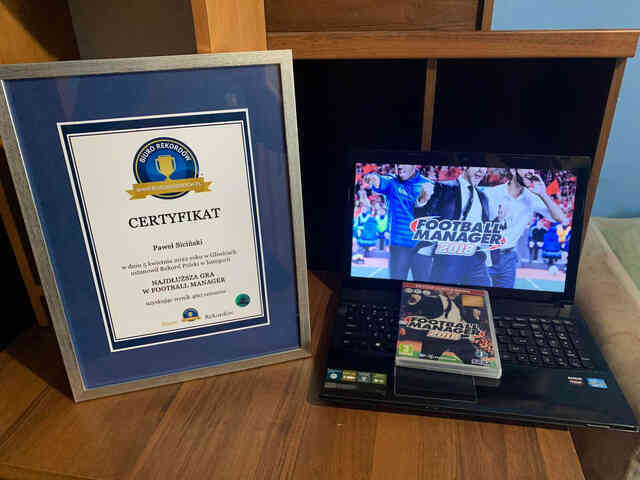 Game thủ lập kỷ lục Guinness khi cày 460 mùa giải trong Football Manager, số bàn thắng và danh hiệu đạt được khiến ai cũng phải nể phục