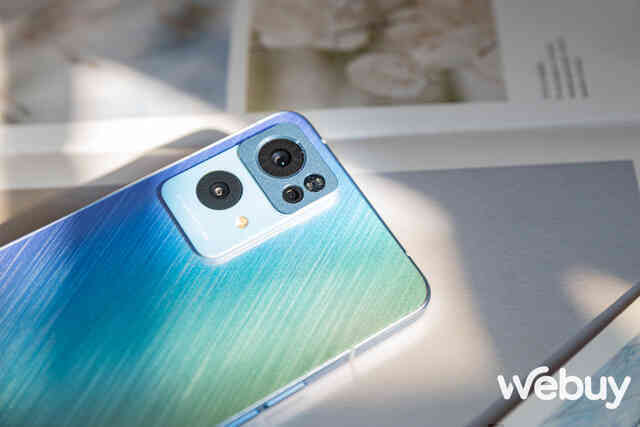 Đánh giá nhanh OPPO Reno7 Pro 5G: Giá đắt liệu có xắt ra miếng - Ảnh 8. Đánh giá nhanh OPPO Reno7 Pro 5G: Giá đắt liệu có xắt ra miếng - Ảnh 8.