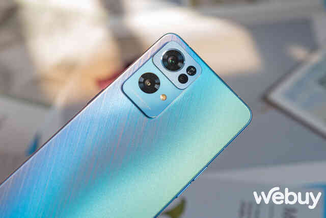 Đánh giá nhanh OPPO Reno7 Pro 5G: Giá đắt liệu có xắt ra miếng - Ảnh 9. Đánh giá nhanh OPPO Reno7 Pro 5G: Giá đắt liệu có xắt ra miếng - Ảnh 9.