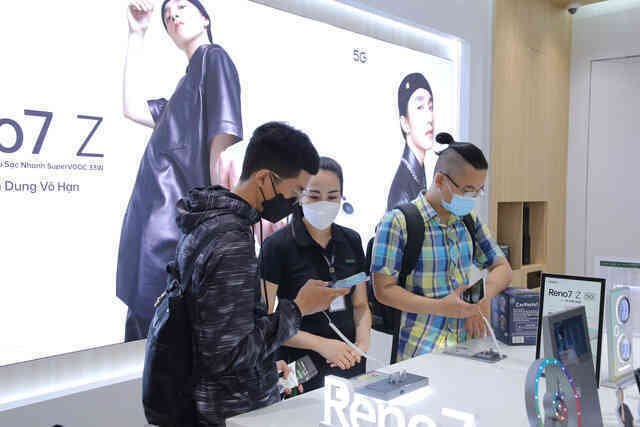 OPPO chính thức ra mắt OPPO Experience Store mới tại Aeon Mall Bình Tân (TP.HCM) - Ảnh 4. OPPO chính thức ra mắt OPPO Experience Store mới tại Aeon Mall Bình Tân (TP.HCM) - Ảnh 4.