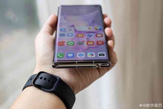 Ảnh thực tế Huawei Mate XS 2 với thiết kế mới, phần cứng lỗi thời, giá cao - Ảnh 10. Ảnh thực tế Huawei Mate XS 2 với thiết kế mới, phần cứng lỗi thời, giá cao - Ảnh 10.