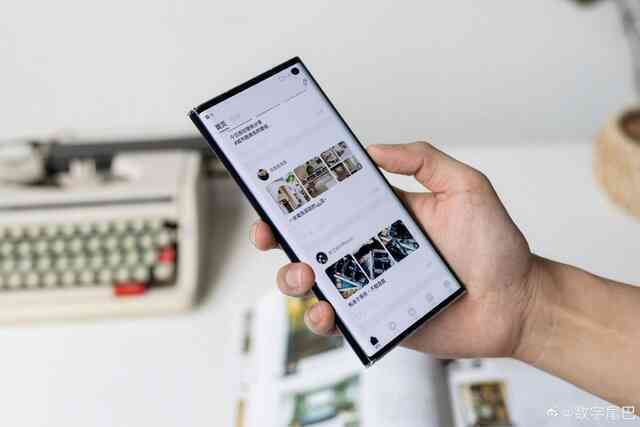 Ảnh thực tế Huawei Mate XS 2 với thiết kế mới, phần cứng lỗi thời, giá cao - Ảnh 14. Ảnh thực tế Huawei Mate XS 2 với thiết kế mới, phần cứng lỗi thời, giá cao - Ảnh 14.