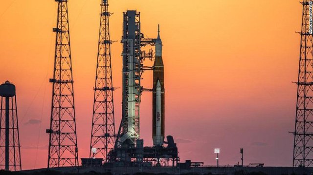 NASA cuối cùng cũng sắp đưa con người trở lại Mặt trăng, đang rục rịch chuẩn bị thử nghiệm lần cuối - Ảnh 2. NASA cuối cùng cũng sắp đưa con người trở lại Mặt trăng, đang rục rịch chuẩn bị thử nghiệm lần cuối - Ảnh 2.