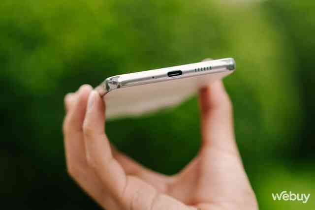 Đánh giá Galaxy A73: Đã đến lúc Samsung cần mạnh tay hơn? - Ảnh 3. Đánh giá Galaxy A73: Đã đến lúc Samsung cần mạnh tay hơn? - Ảnh 3.
