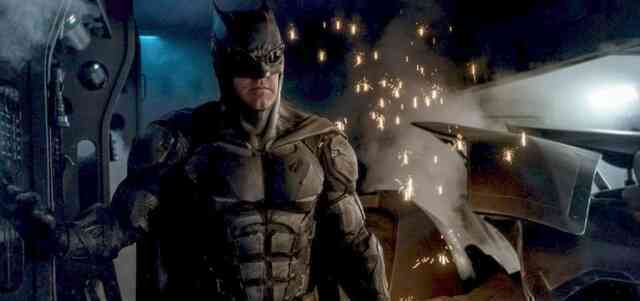 DCEU và những quyết định &quot;đi vào lòng đất&quot;, thiên tài như Batman mà còn mắc quá nhiều sai lầm ngớ ngẩn - Ảnh 7.