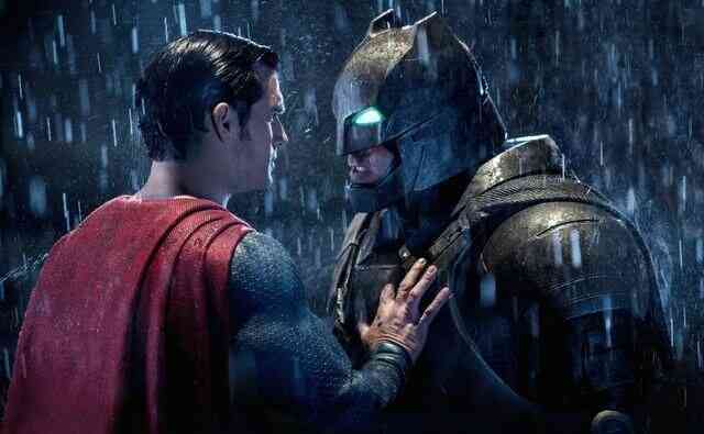 DCEU và những quyết định &quot;đi vào lòng đất&quot;, thiên tài như Batman mà còn mắc quá nhiều sai lầm ngớ ngẩn - Ảnh 8.