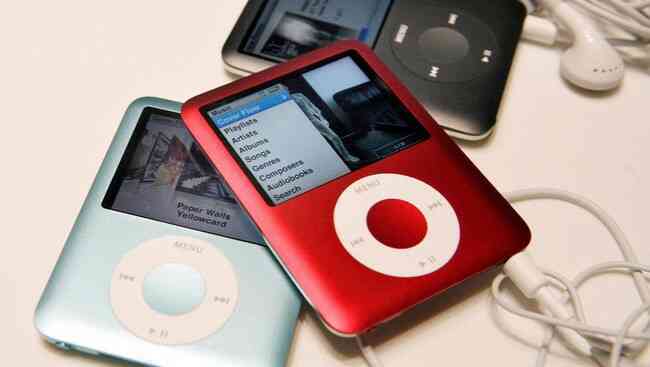 21 năm của iPod: Từ máy nghe nhạc phổ biến nhất thế giới đến ngày bị khai tử - Ảnh 2. 21 năm của iPod: Từ máy nghe nhạc phổ biến nhất thế giới đến ngày bị khai tử - Ảnh 2.