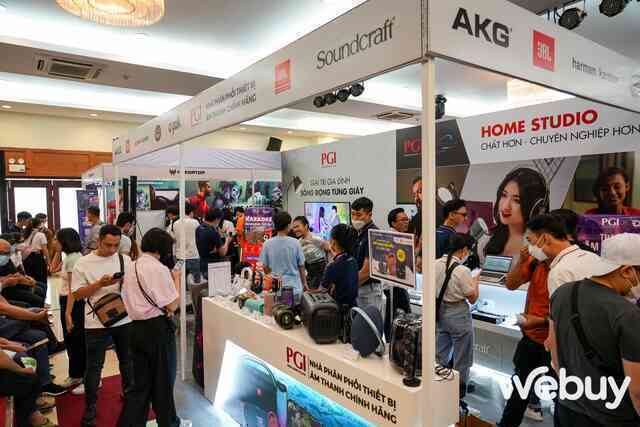 Tech Day Show 2022 chính thức khai mạc: quy tụ trên 30 nhãn hàng cùng nhiều sản phẩm công nghệ ấn tượng - Ảnh 1. Tech Day Show 2022 chính thức khai mạc: quy tụ trên 30 nhãn hàng cùng nhiều sản phẩm công nghệ ấn tượng - Ảnh 1.