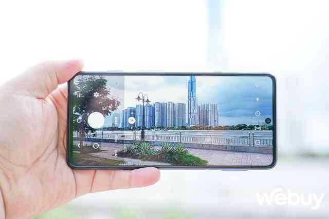 Trải nghiệm nhanh Galaxy M53 5G: Dòng M đầu tiên có camera 108MP, chipset ổn định, pin trâu nhưng giá khá 'chát' - Ảnh 7. Trải nghiệm nhanh Galaxy M53 5G: Dòng M đầu tiên có camera 108MP, chipset ổn định, pin trâu nhưng giá khá 'chát' - Ảnh 7.
