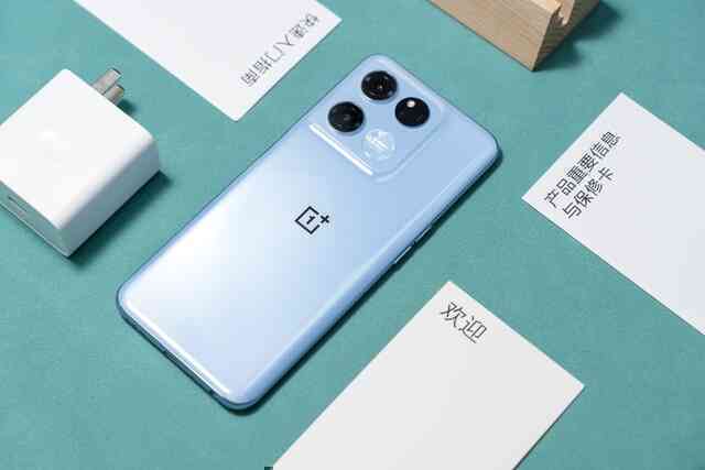 OnePlus Ace Racing Edition ra mắt: Chip Dimensity 8100-Max, sạc nhanh 67W, giá 6.5 triệu đồng