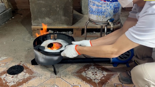 Bếp đun dầu thải "tiết kiệm gấp 10": sáng tạo của "người nhật" hay tối kiến của người Việt? - Ảnh 9. Bếp đun dầu thải "tiết kiệm gấp 10": sáng tạo của "người nhật" hay tối kiến của người Việt? - Ảnh 9.
