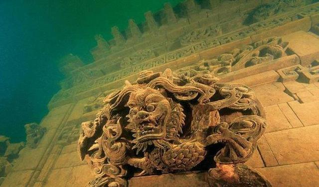  Khám phá Atlantis Phương Đông: Thành phố cổ nằm sâu dưới lòng hồ, có niên đại 1300 năm và kiến trúc kì vĩ khiến nhiều người phải nổi da gà  - Ảnh 4.