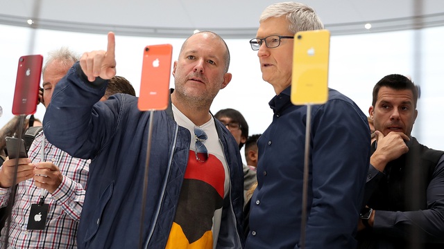 Tại sao huyền thoại thiết kế Jony Ive rời khỏi Apple sau gần 30 năm làm việc: Steve Jobs là một phần lý do