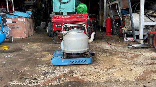 So găng bếp đun dầu thải và bếp gas: có thực sự là tiết kiệm gấp 10 không? - Ảnh 9. So găng bếp đun dầu thải và bếp gas: có thực sự là tiết kiệm gấp 10 không? - Ảnh 9.