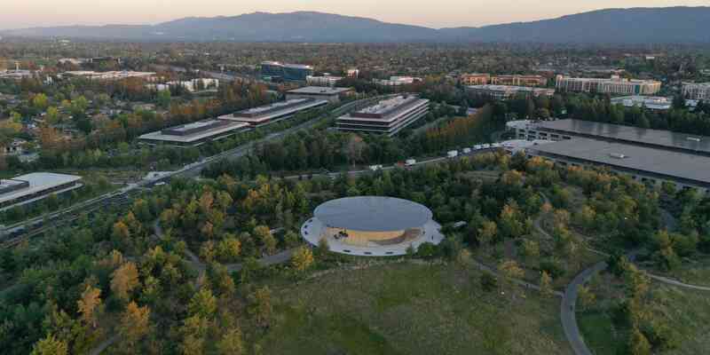 Xem cận cảnh Apple Park cực kỳ hoành tráng dưới ống kính flycam - Ảnh 4. Xem cận cảnh Apple Park cực kỳ hoành tráng dưới ống kính flycam - Ảnh 4.
