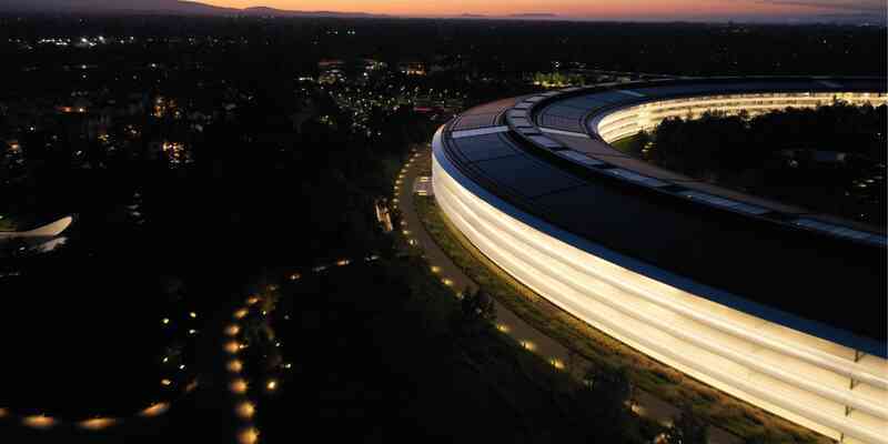 Xem cận cảnh Apple Park cực kỳ hoành tráng dưới ống kính flycam - Ảnh 8. Xem cận cảnh Apple Park cực kỳ hoành tráng dưới ống kính flycam - Ảnh 8.