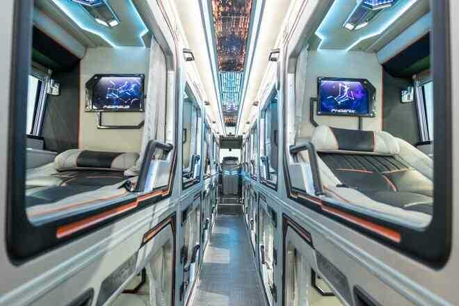 Khám phá nhanh xe buýt Mercedes-Benz tại Việt Nam: Sang xịn không kém khoang thương gia máy bay - Ảnh 22.