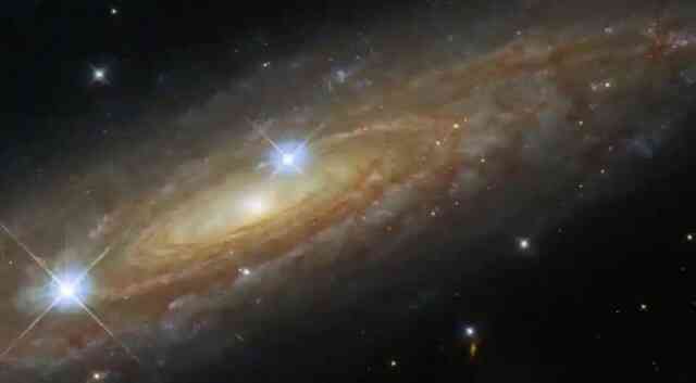 NASA cho biết có điều gì đó kỳ lạ đang xảy ra với vũ trụ của chúng ta - Ảnh 1. NASA cho biết có điều gì đó kỳ lạ đang xảy ra với vũ trụ của chúng ta - Ảnh 1.