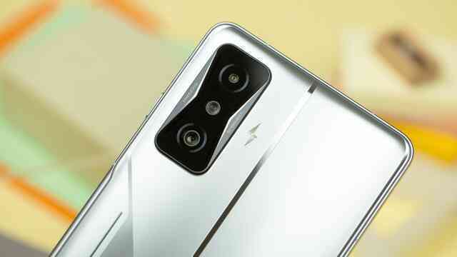 Dưới 12 triệu có Snapdragon 8 Gen 1, lại còn máy mới và chính hãng, tin được không? - Ảnh 3. Dưới 12 triệu có Snapdragon 8 Gen 1, lại còn máy mới và chính hãng, tin được không? - Ảnh 3.