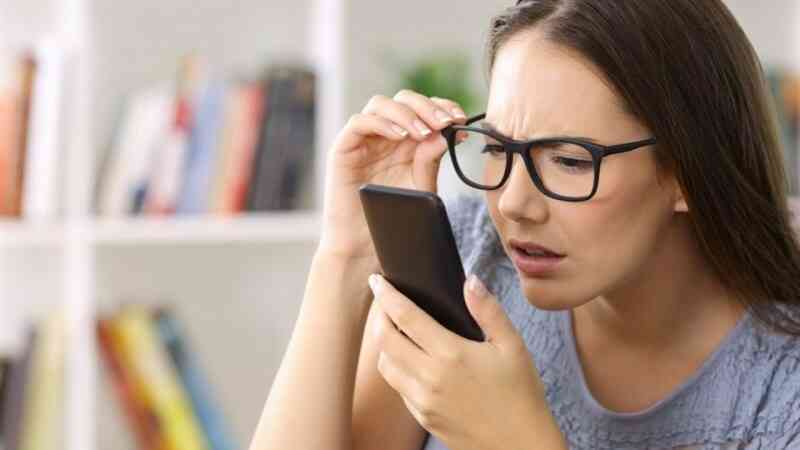 Những cách bảo vệ mắt khi dùng điện thoại quá lâu