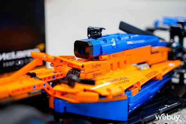 Lần đầu chơi LEGO 1432 mảnh: Mất 10 tiếng mới ghép xong, thành hình xe đua F1 McLaren chân thật đến từng chi tiết - Ảnh 13. Lần đầu chơi LEGO 1432 mảnh: Mất 10 tiếng mới ghép xong, thành hình xe đua F1 McLaren chân thật đến từng chi tiết - Ảnh 13.